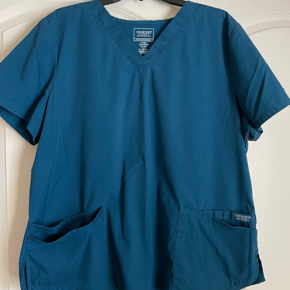 Cherokee Scrub Top